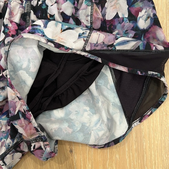 Lululemon Hotty Hot Short II 2.5" Utopia Multi Deep Phantom 6 Running Pickleball - Picture 4 of 12